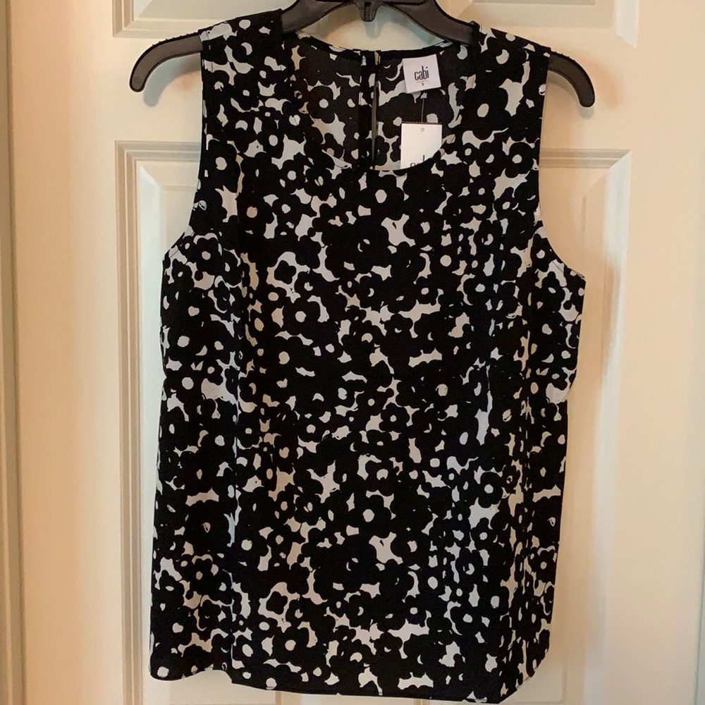 CAbi black and white floral sleeveless. NWT. Small
